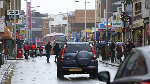 英国，英国，伦敦，Peckham大街的WS SELECTIVE FOCUS交通视频素材