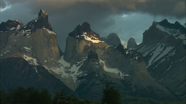 女士，Cordillera del Paine, Torres del Paine国家公园，智利视频素材