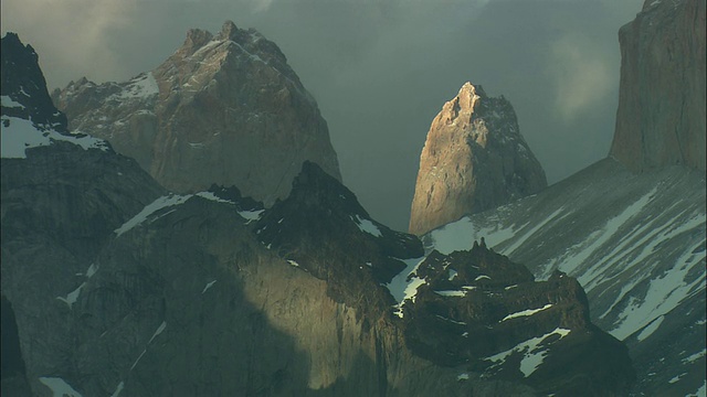 女士，Cordillera del Paine, Torres del Paine国家公园，智利视频素材