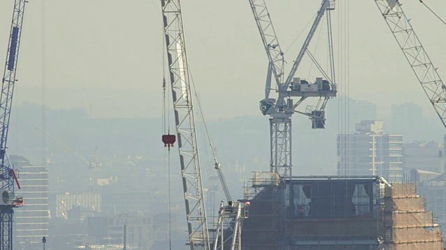 英国伦敦建筑工地的WS起重机视频素材