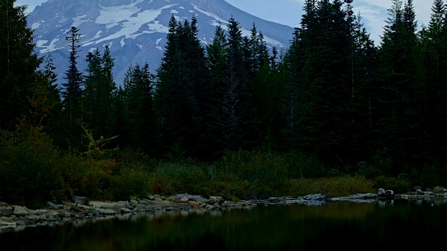 1 . Mountain reflection日落;2 . Lake湖视频素材