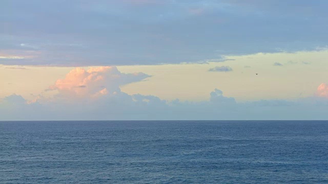 夏威夷考艾岛开放海洋风暴云视频素材