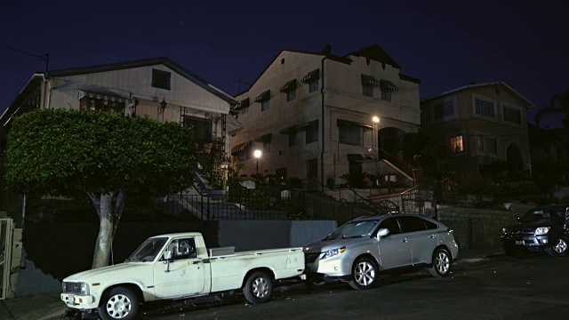 东洛杉矶多家庭住宅-晚上视频素材