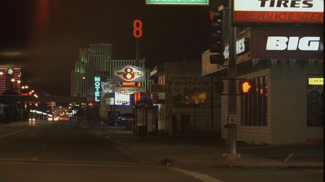 美国内华达州里诺市夜间照明大街视频素材