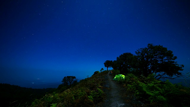 时间流逝露营和夜空视频素材