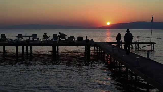 海滩和海边的日落视频素材