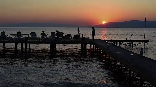 海滩和海边的日落视频素材