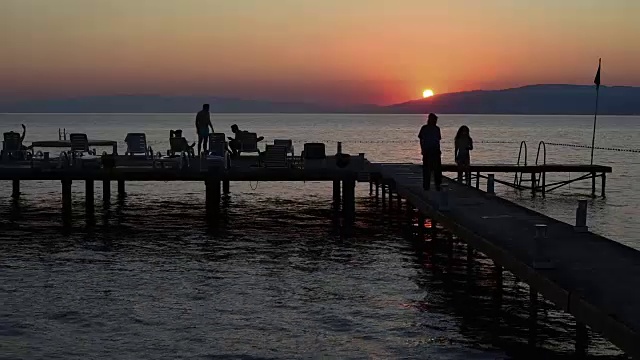 海滩和海边的日落视频素材