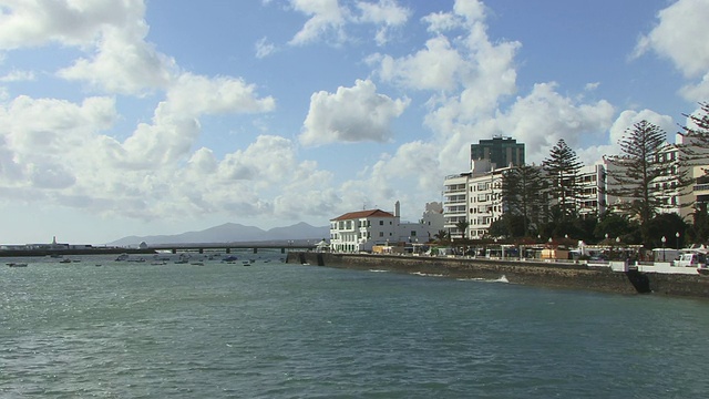 西班牙，加那利群岛，兰萨罗特岛，阿雷西菲港视频素材