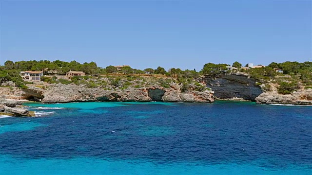 Caló d´Es Moro (Cala de Sa Comuna)，位于西班牙马略卡岛巴利阿里岛东岸视频素材