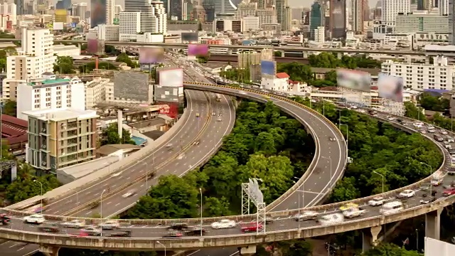 匹配日夜:4K Timelapse (4096x2160):泰国曼谷市区高速公路交通的Timelapse视频素材