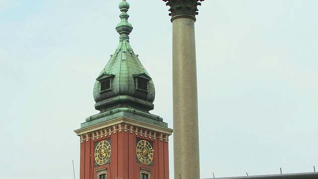 MS, TD, Sigismund’s Column and tower of Royal Castle, Castle Square (placac Zamkowy)，华沙，波兰视频素材