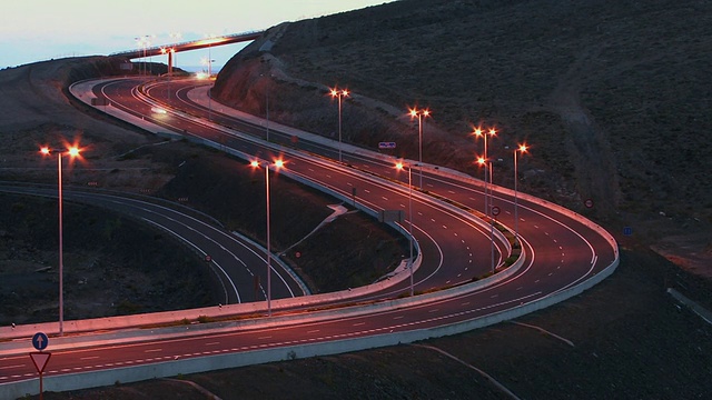 西班牙加那利群岛富埃特文图拉的高速公路日夜交通视频素材