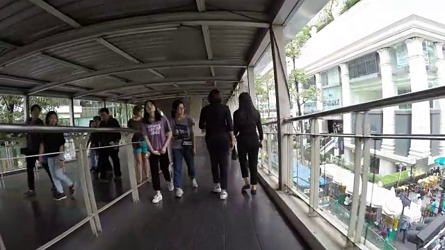 亚洲东南亚曼谷Ratchadamri路上的Skywalk视频素材