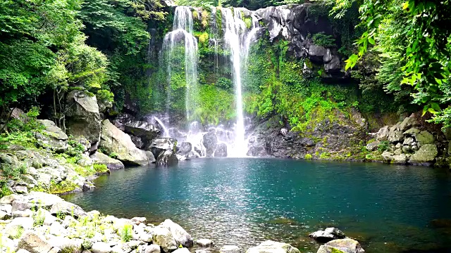 济州岛天jeonjeyeon瀑布视频素材