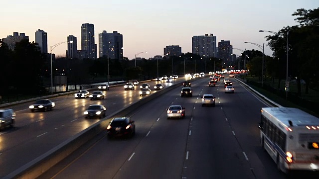 芝加哥高速公路上的交通状况视频素材