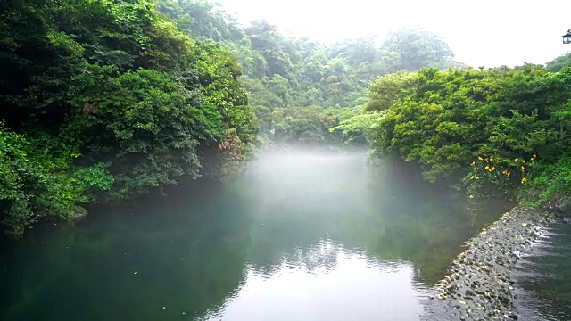 济州岛天池渊瀑布花园公园视频素材