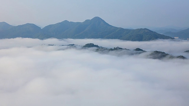 鸟瞰图云海之上的Okjeongho湖在日落在Unam-myeon, imsili -gun视频素材