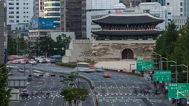 日落时分，正谷的阳光门(韩国国宝1号)视频素材