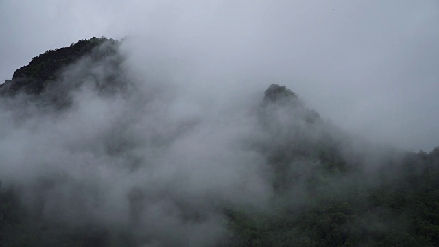 老挝迷雾山的4k延时拍摄。视频素材