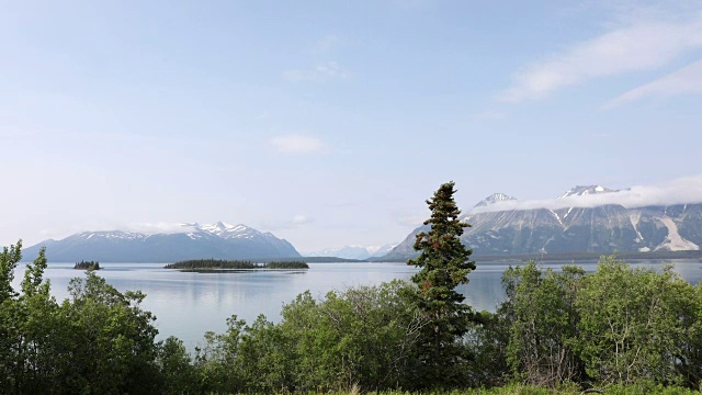 山观湖景，云雾缭绕视频下载