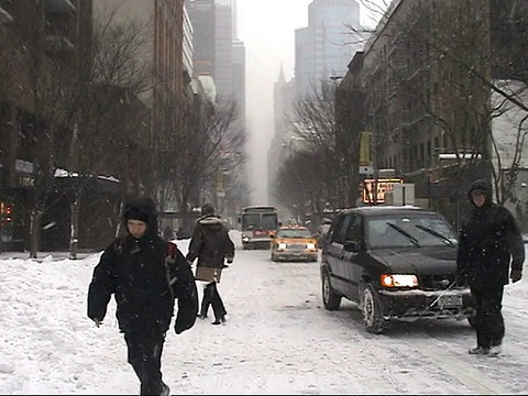 WS，暴风雪街景，纽约市，美国，纽约视频素材