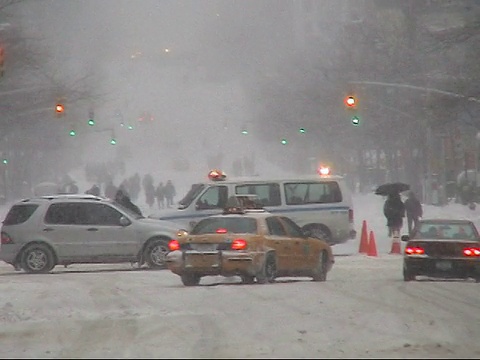 WS，暴风雪街景，纽约市，美国，纽约视频素材