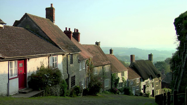 WS View down Gold Hill / Shaftesbury，英国视频素材