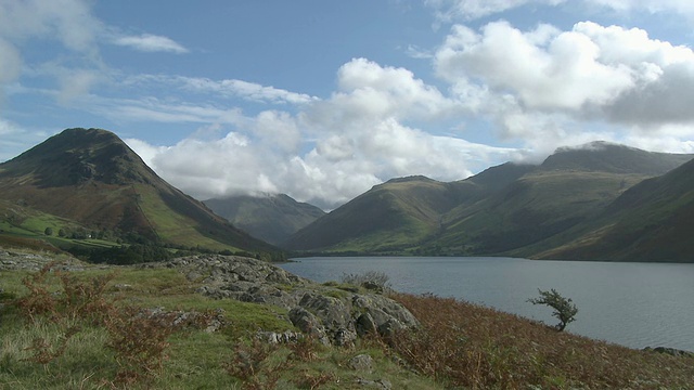 WS, PAN，山地景观和废水湖，湖区国家公园，坎布里亚，英格兰视频素材