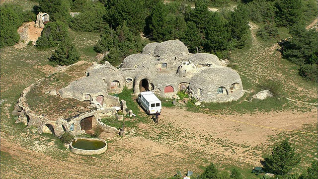 AERIAL，环保住宅，朗格多克-鲁西永，法国视频素材