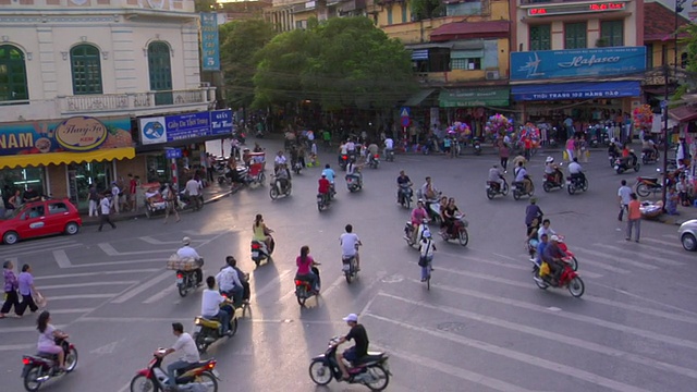 WS HAM交通路口，河内，越南视频素材