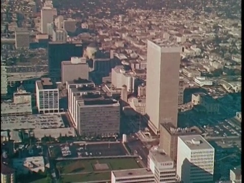 1970年，美国加州洛杉矶，空中蒙太奇办公大楼，音频视频素材