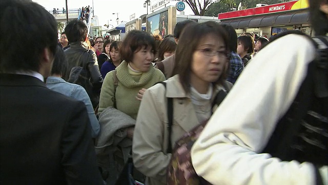 日本东京原宿拥挤的街道视频素材