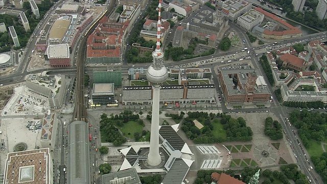 AERIAL Fernsehturm电视塔，柏林，德国视频素材