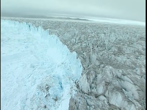 格陵兰岛的空中伊卢利萨特冰湾视频素材