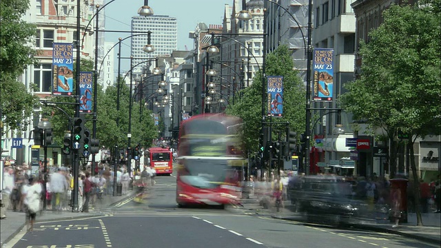 英国伦敦牛津街的T/L WS交通视频素材