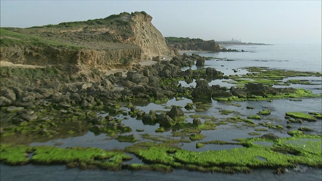 WS POV鸟瞰以色列海岸线/以色列视频素材