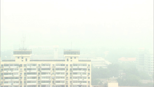 MS HA PAN Cityscape on fog day，北京，北京，中国视频素材