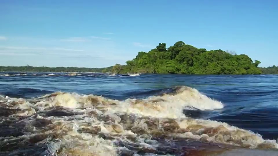 泛美河黑人拉皮兹/圣加布里埃尔达卡乔伊拉，巴西亚马逊视频素材