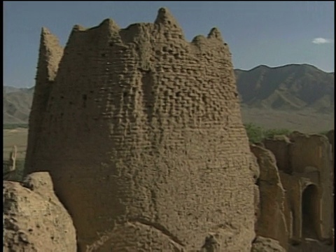 2000年4月27日WS PAN沙漠地区古城和商队的遗迹/ Mashad Ardehal, Kashan，伊朗视频素材