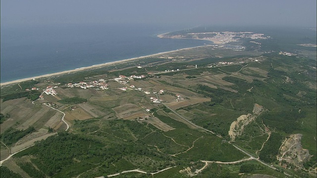 航空WS海岸线到Nazare / Nazare，莱里亚，葡萄牙视频素材