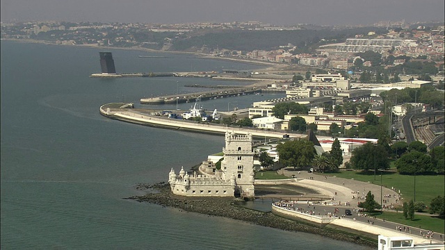 空中WS城市景观Torre De Belem /葡萄牙里斯本视频素材