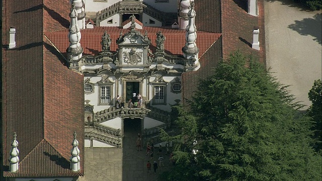 AERIAL WS Mateus Palace (Casa de Mateus) facade / villa Real，葡萄牙视频素材