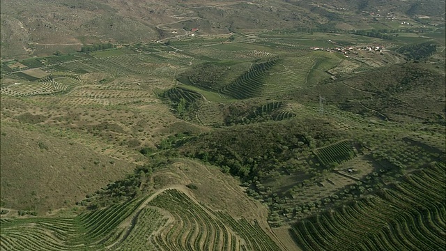 AERIAL WS乡村景观/ Guarda，葡萄牙视频素材