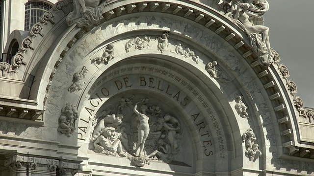 CU Fine Arts Palace Facade Detail /墨西哥城，墨西哥视频素材