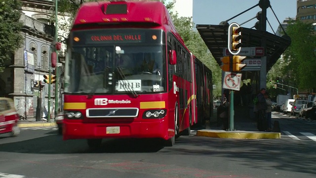 墨西哥墨西哥城Insurgentes街WS New Metrobus视频素材