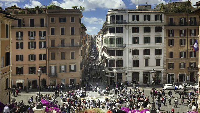 位于意大利拉齐奥罗马的西班牙广场(Piazza Di Spagna)和科索街(Via Del Corso)的WS T/L购物区视频素材