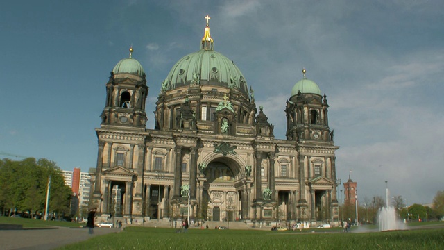 在Lustgarten /柏林，德国柏林的Berliner Dom的WS视图视频素材