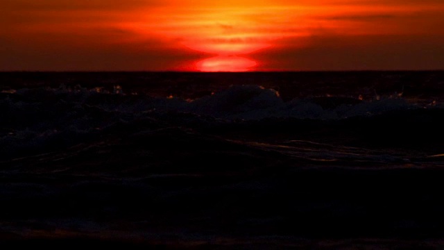 夕阳下的大海视频素材