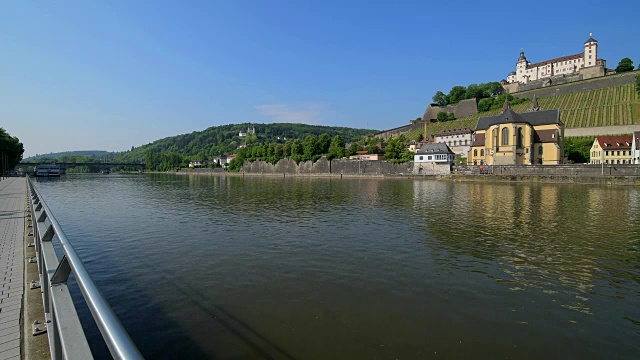 河与城堡马里恩堡，Würzburg, Franconia，德国巴伐利亚州视频素材